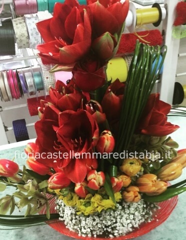 Cesto di fiori assortiti