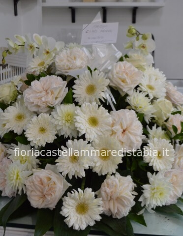 cuscino fiori bianche