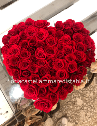 cuore di rose rosse
