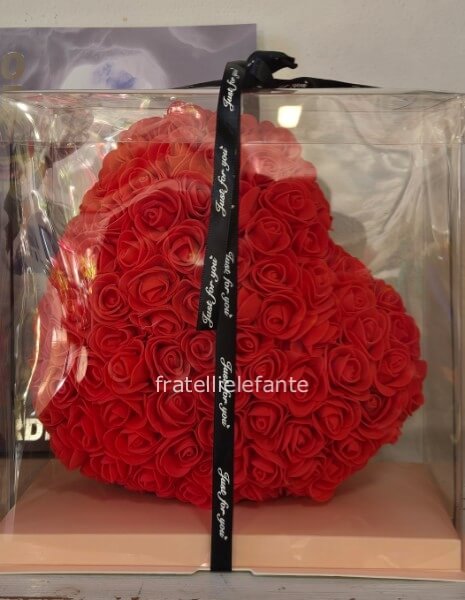 cuore rose rosse artificiali