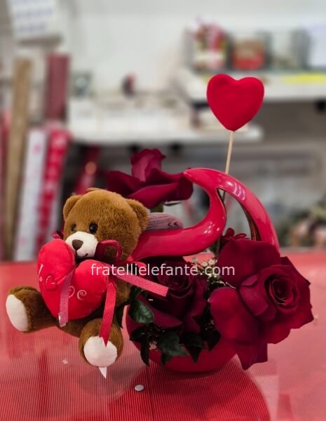 Composizione cuore ceramica con rose e orsetto